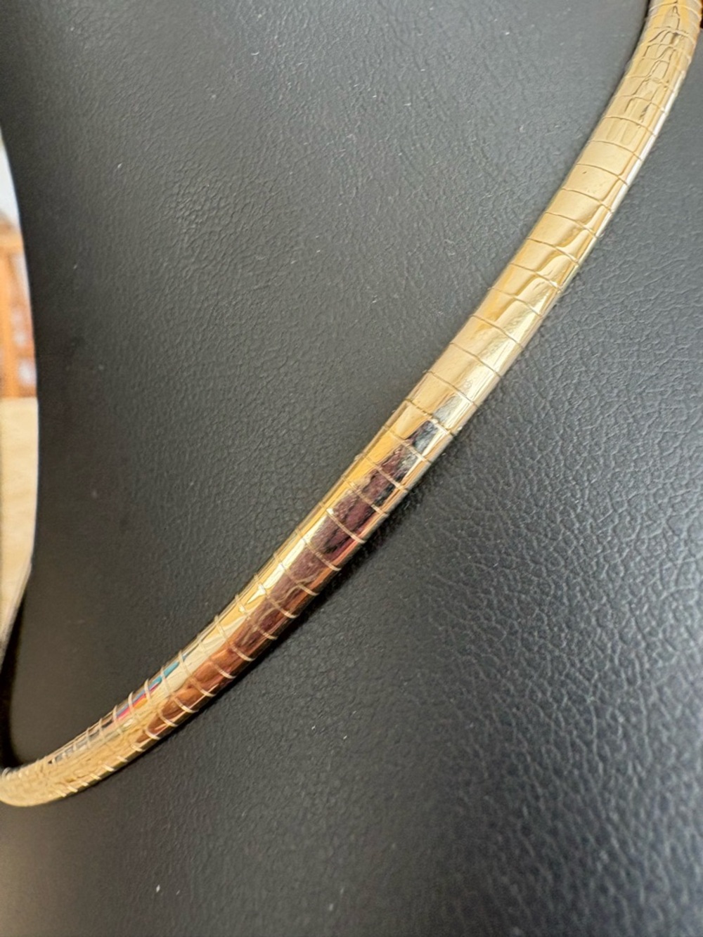 Gold tone omega necklace 16.25 inches - Picture 2 of 8